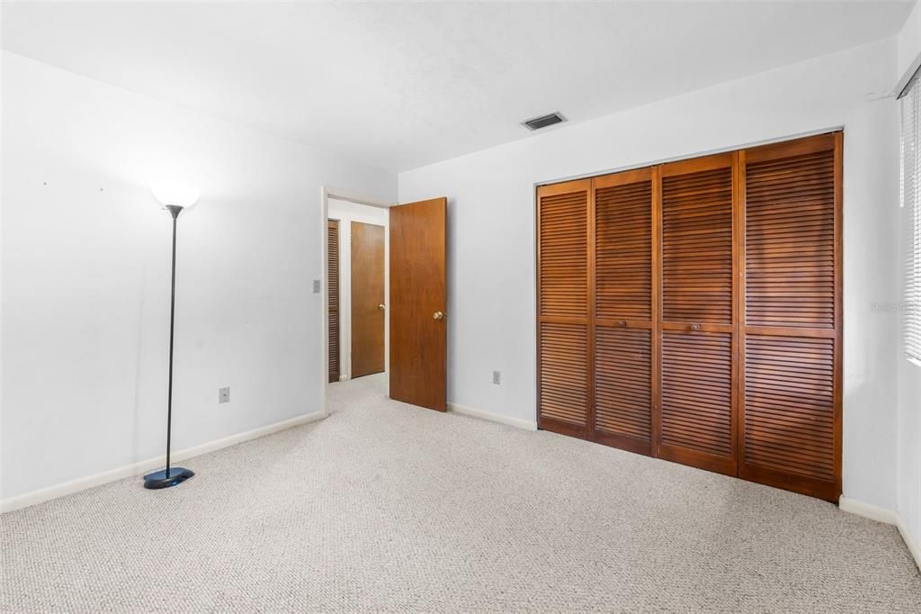 For Sale: $168,500 (2 beds, 2 baths, 1068 Square Feet)