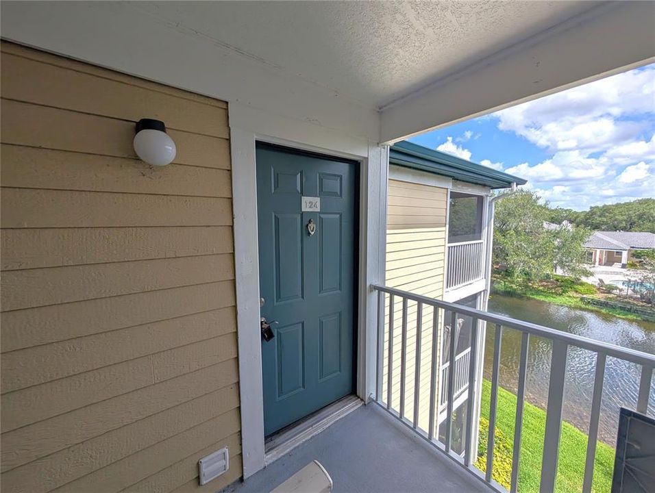 Active With Contract: $1,385 (2 beds, 1 baths, 838 Square Feet)