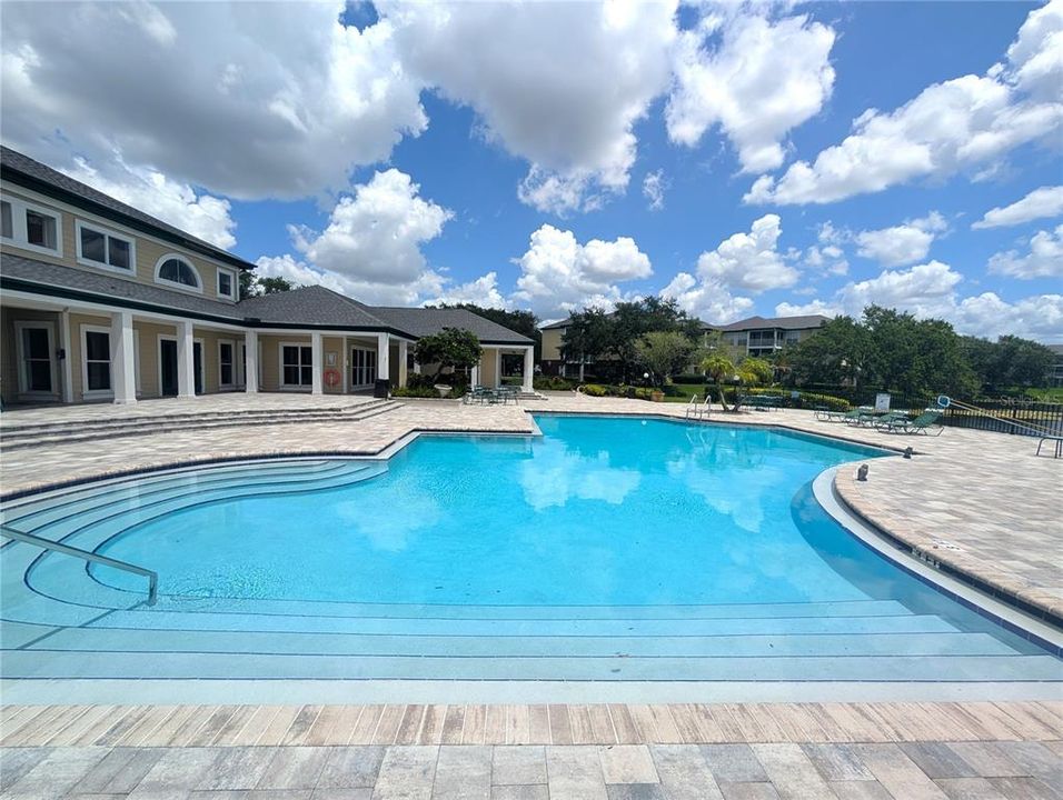 Active With Contract: $1,385 (2 beds, 1 baths, 838 Square Feet)