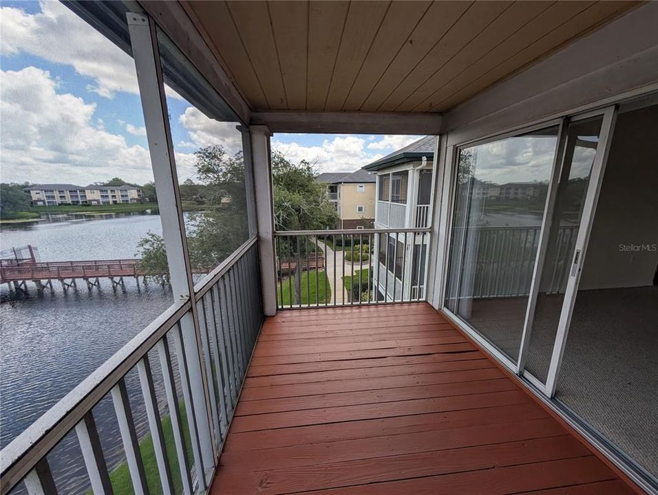 Active With Contract: $1,385 (2 beds, 1 baths, 838 Square Feet)