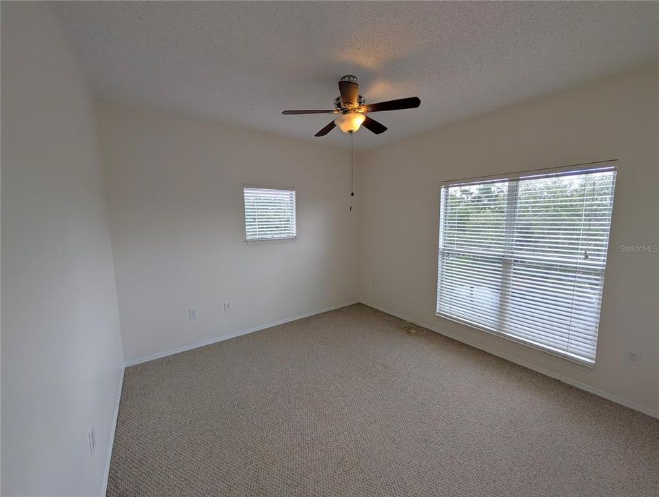 Active With Contract: $1,385 (2 beds, 1 baths, 838 Square Feet)