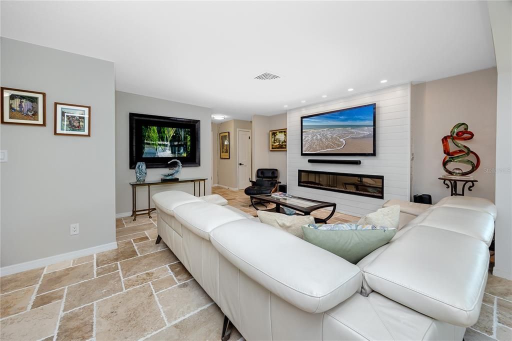 For Sale: $599,000 (3 beds, 2 baths, 1301 Square Feet)