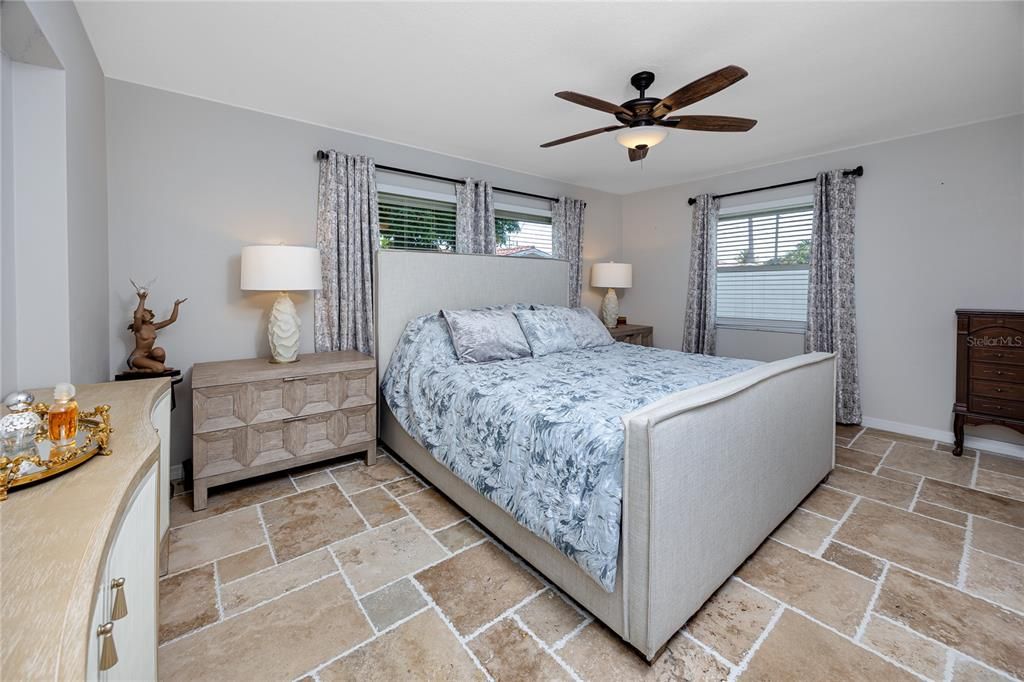 For Sale: $599,000 (3 beds, 2 baths, 1301 Square Feet)