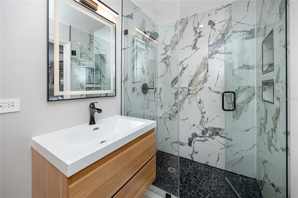 For Sale: $599,000 (3 beds, 2 baths, 1301 Square Feet)