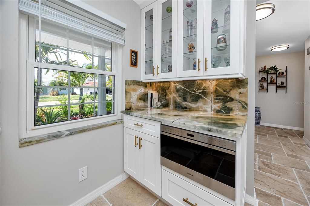For Sale: $599,000 (3 beds, 2 baths, 1301 Square Feet)