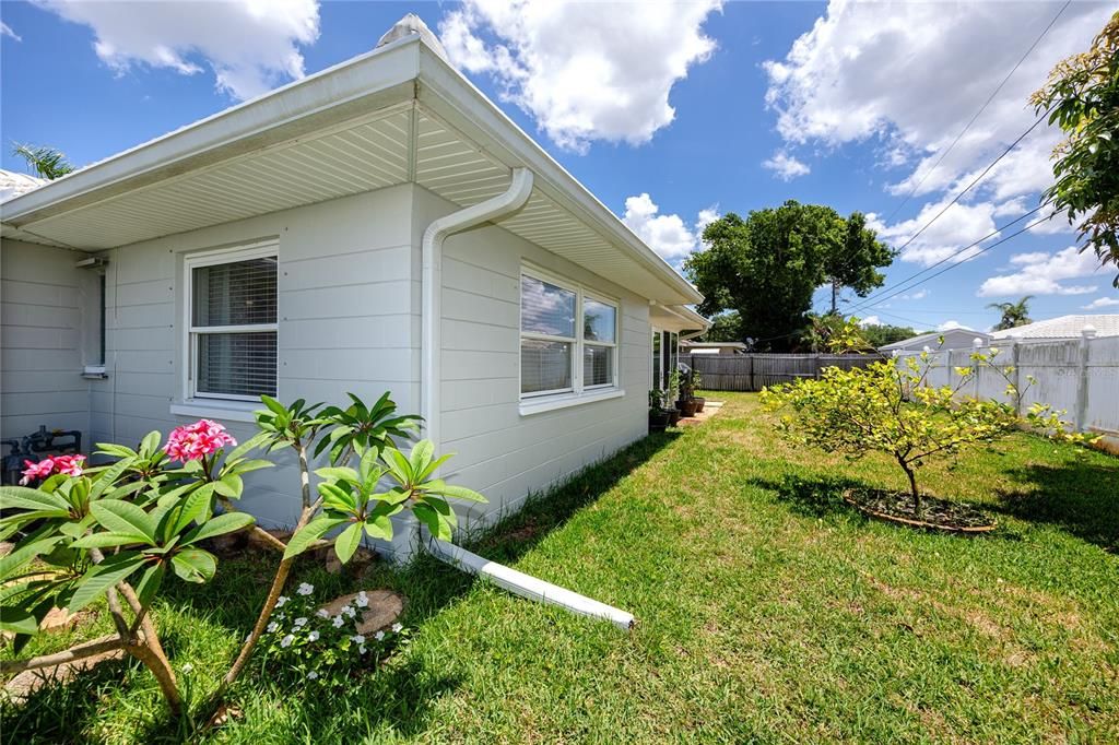 For Sale: $599,000 (3 beds, 2 baths, 1301 Square Feet)