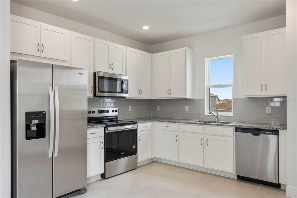 For Rent: $1,800 (1 beds, 1 baths, 825 Square Feet)