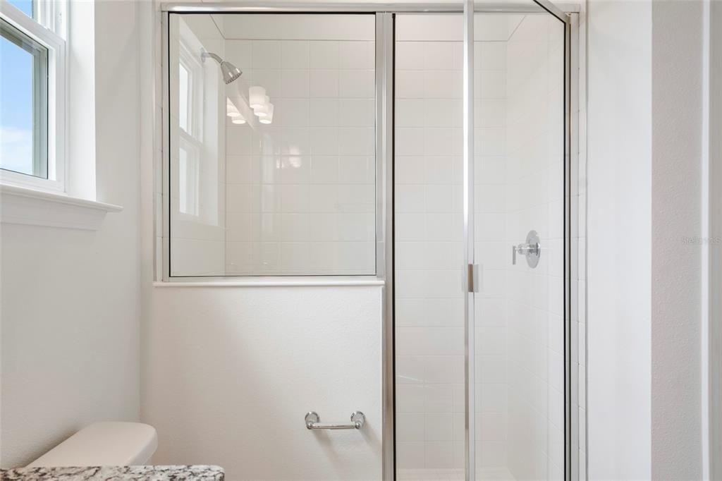 For Rent: $1,800 (1 beds, 1 baths, 825 Square Feet)