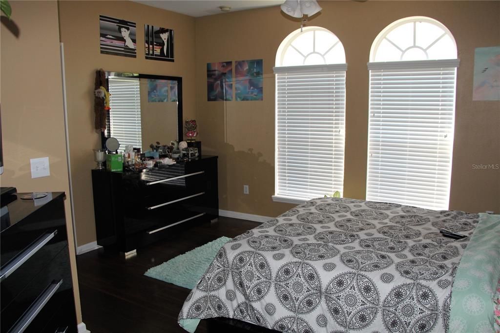 For Rent: $2,000 (3 beds, 2 baths, 1388 Square Feet)