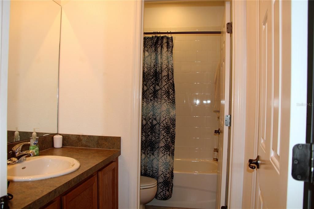 For Rent: $2,000 (3 beds, 2 baths, 1388 Square Feet)