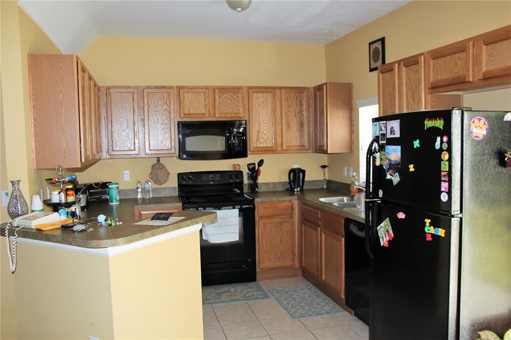 For Rent: $2,000 (3 beds, 2 baths, 1388 Square Feet)