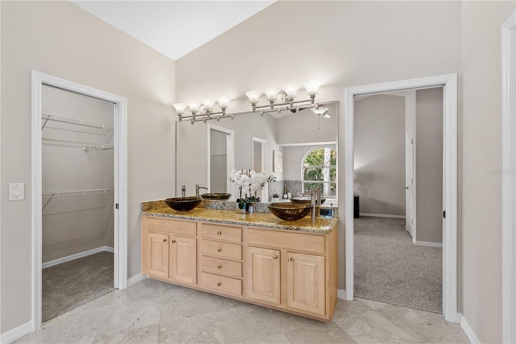 For Sale: $699,000 (4 beds, 2 baths, 2734 Square Feet)