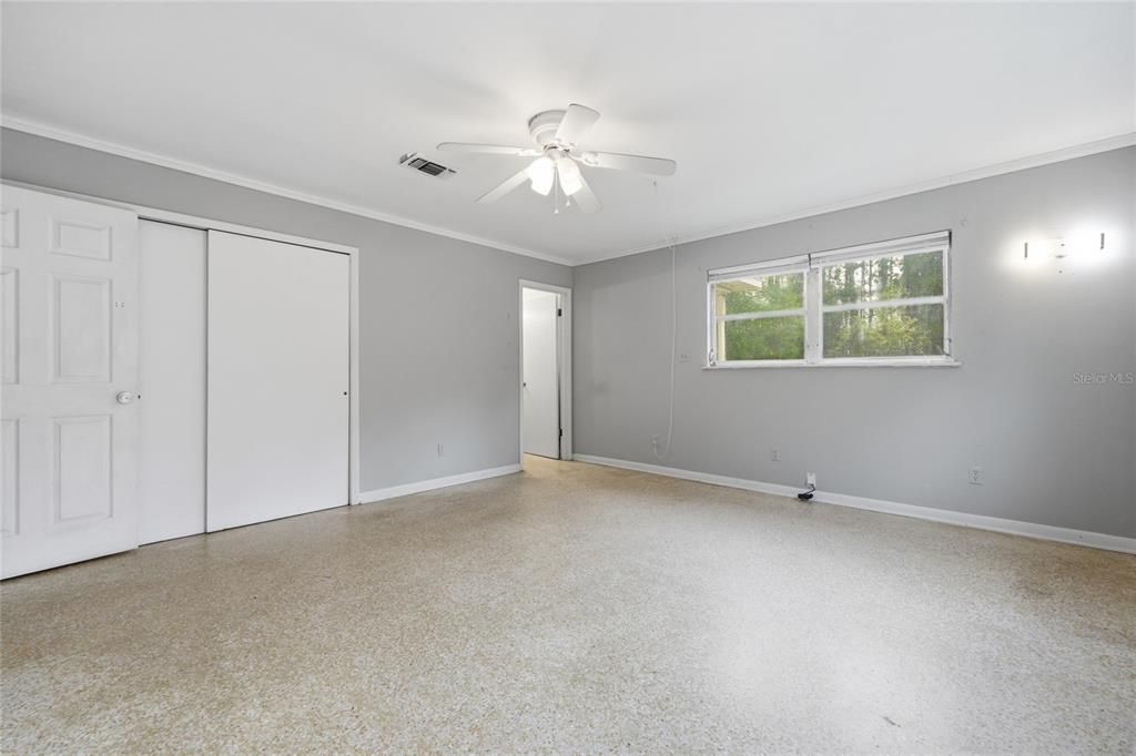 For Sale: $250,000 (3 beds, 2 baths, 1352 Square Feet)