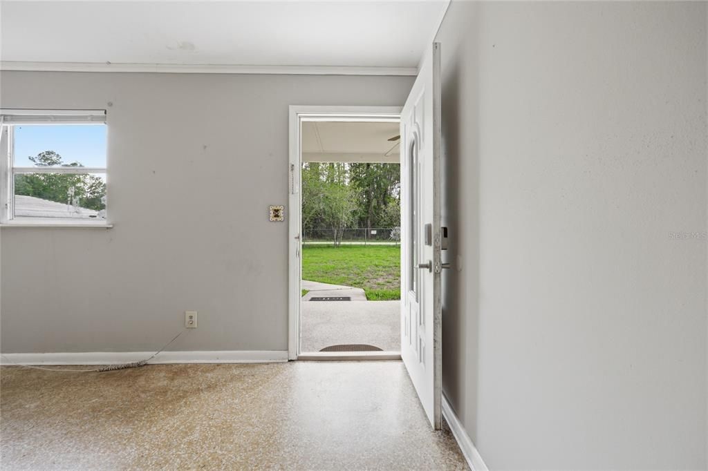 For Sale: $250,000 (3 beds, 2 baths, 1352 Square Feet)