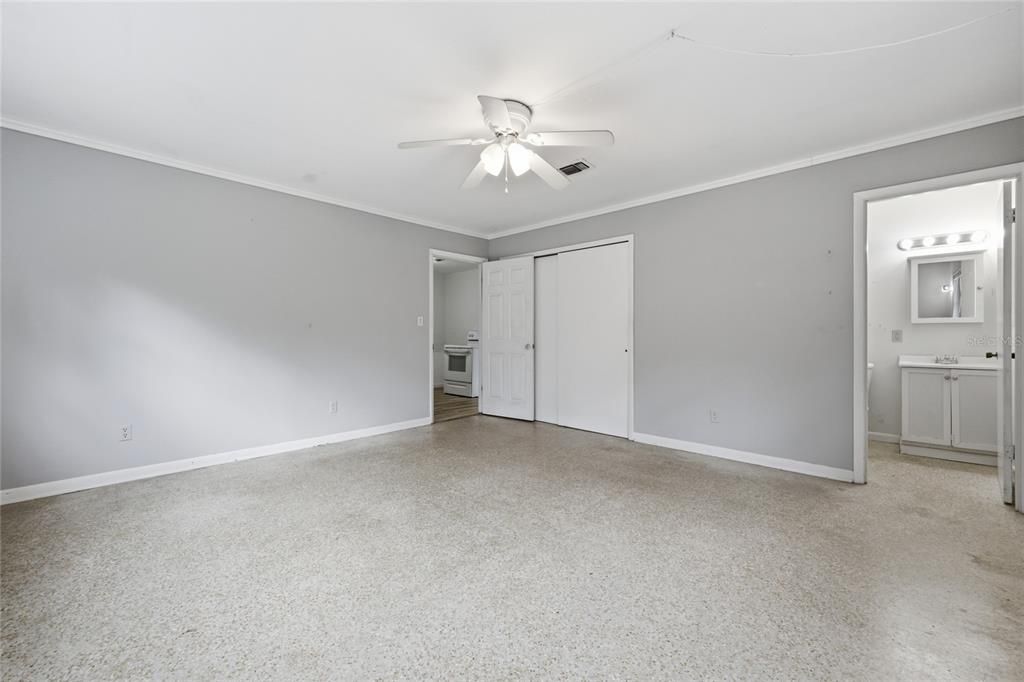 For Sale: $250,000 (3 beds, 2 baths, 1352 Square Feet)