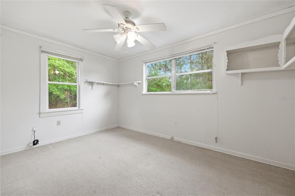 For Sale: $250,000 (3 beds, 2 baths, 1352 Square Feet)