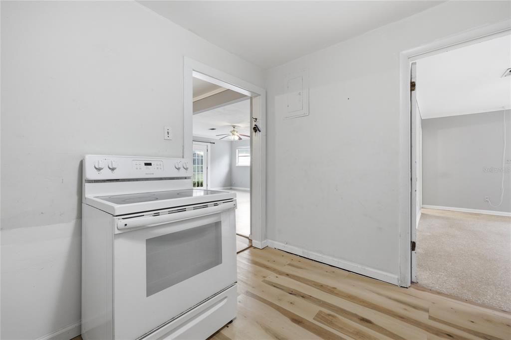 For Sale: $250,000 (3 beds, 2 baths, 1352 Square Feet)