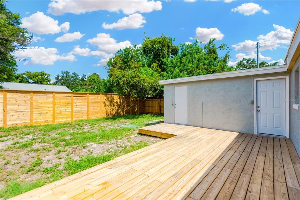 For Sale: $325,000 (3 beds, 2 baths, 997 Square Feet)