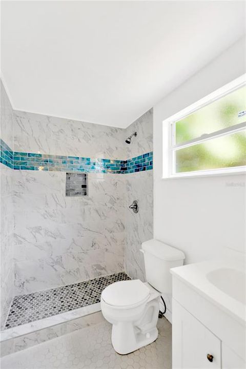For Sale: $325,000 (3 beds, 2 baths, 997 Square Feet)