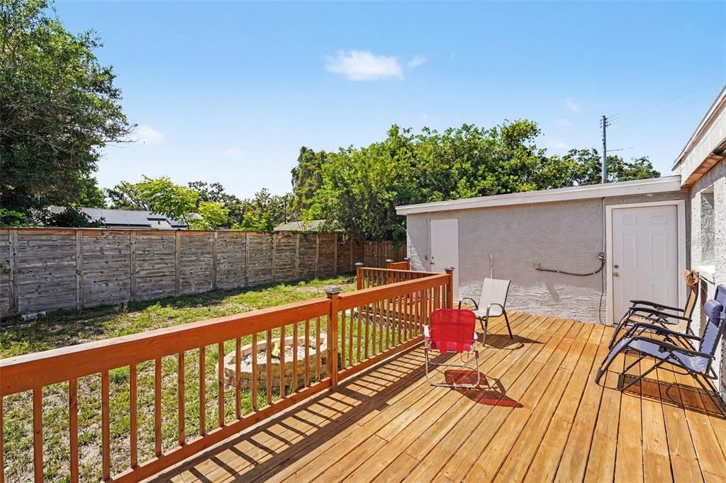 For Sale: $325,000 (3 beds, 2 baths, 997 Square Feet)