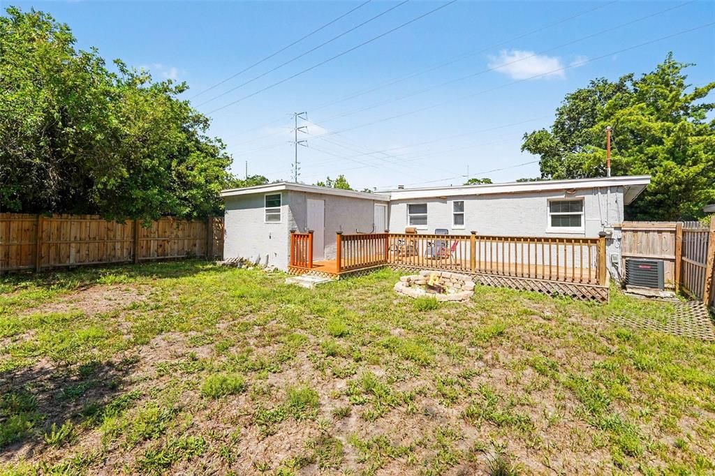 For Sale: $325,000 (3 beds, 2 baths, 997 Square Feet)