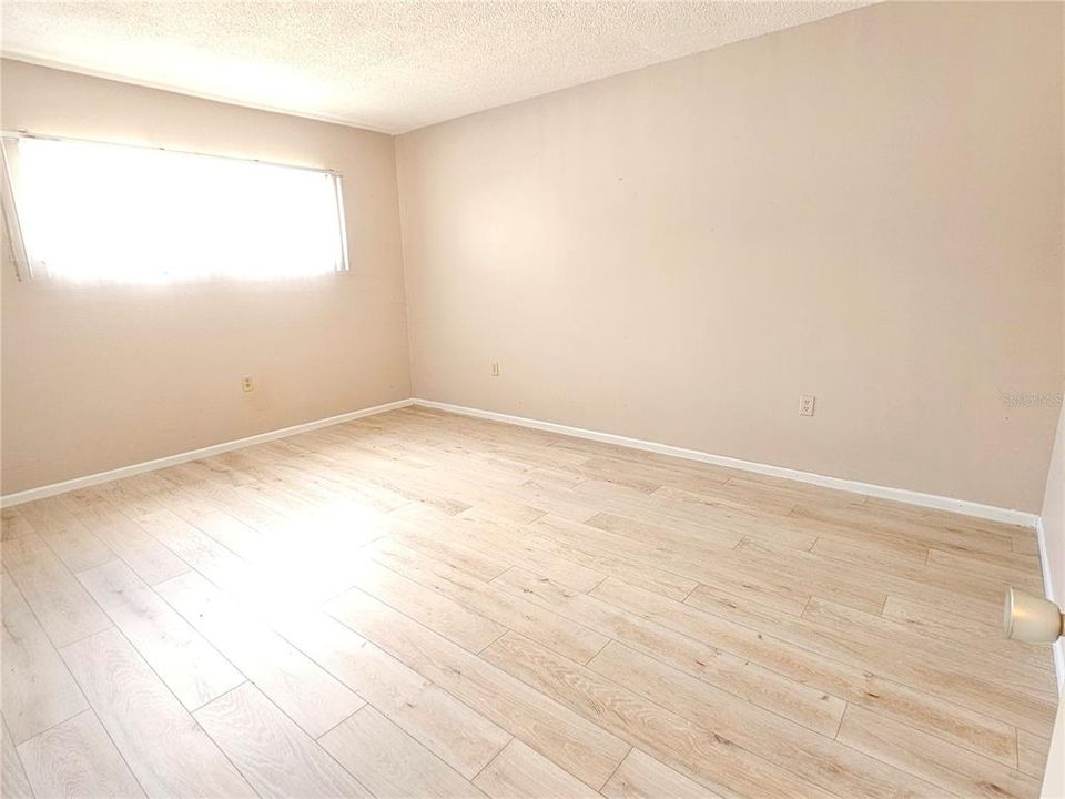 For Rent: $1,900 (2 beds, 1 baths, 716 Square Feet)