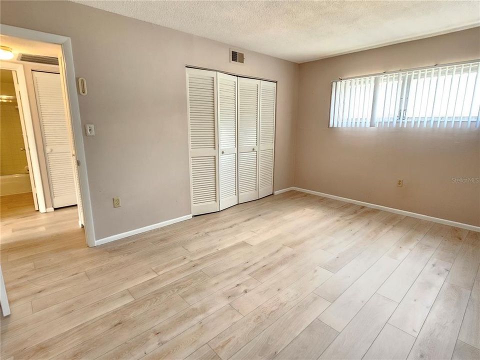 For Rent: $1,900 (2 beds, 1 baths, 716 Square Feet)