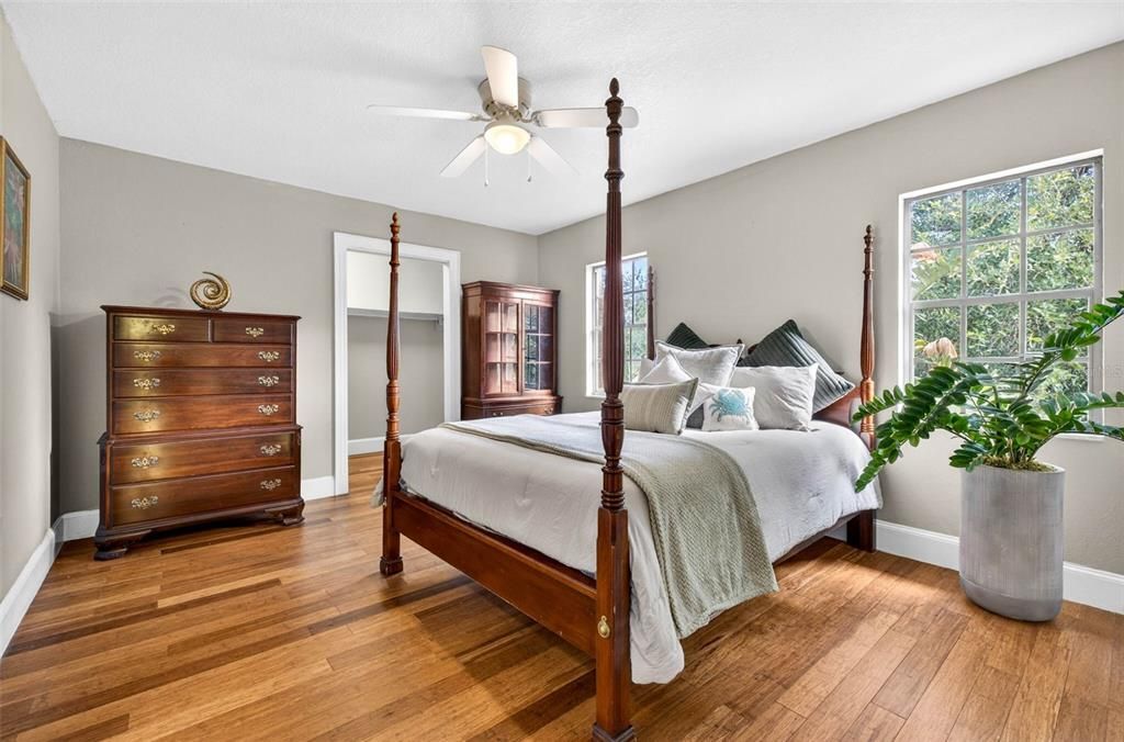 For Sale: $799,000 (4 beds, 3 baths, 3401 Square Feet)