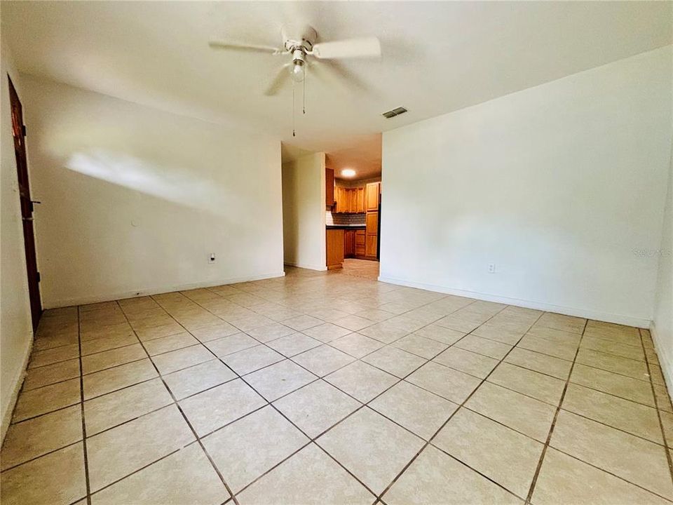 For Sale: $215,000 (3 beds, 1 baths, 1032 Square Feet)