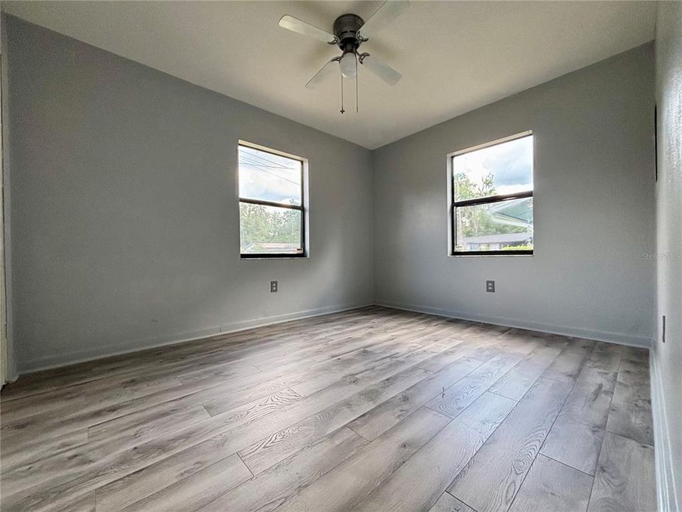 For Sale: $215,000 (3 beds, 1 baths, 1032 Square Feet)