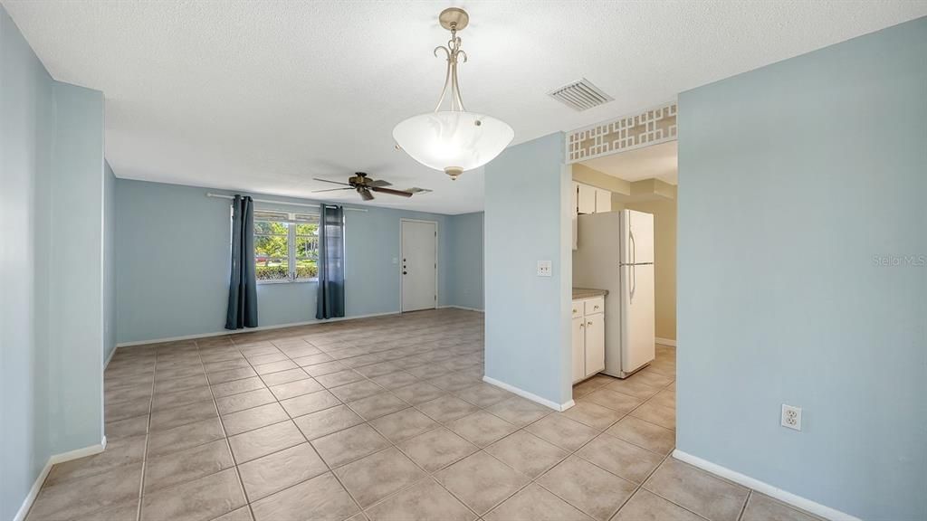 En Venta: $369,900 (2 camas, 2 baños, 1224 Pies cuadrados)