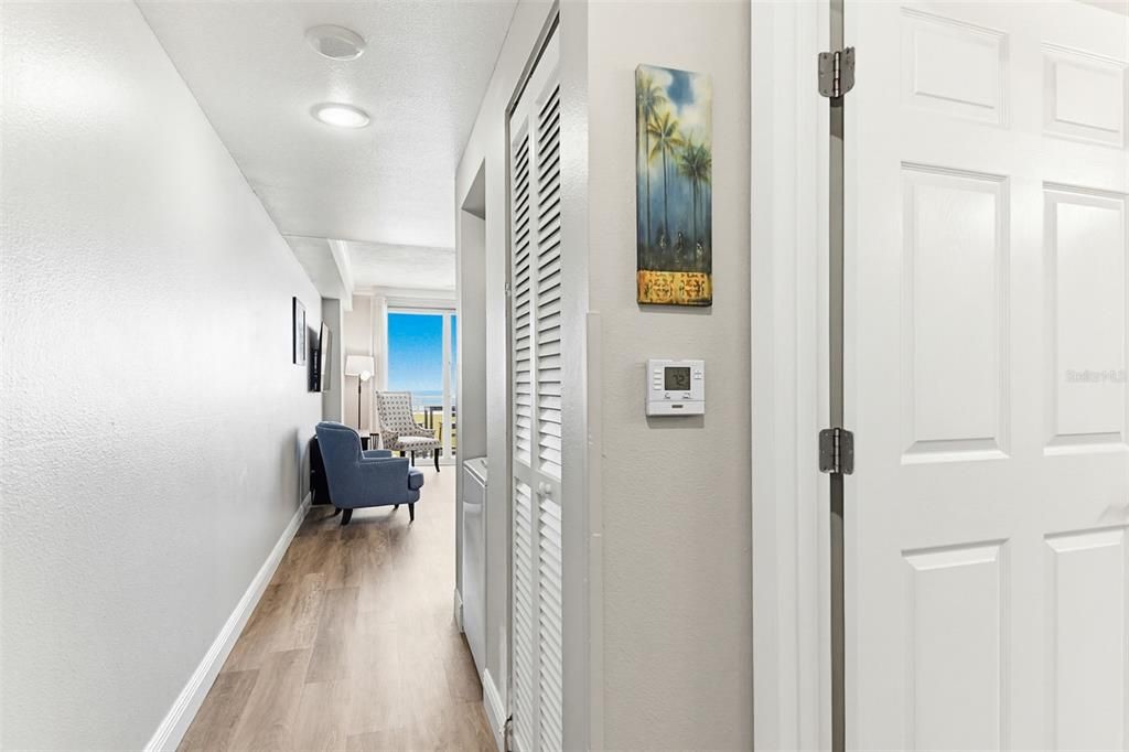 For Sale: $390,500 (1 beds, 1 baths, 751 Square Feet)
