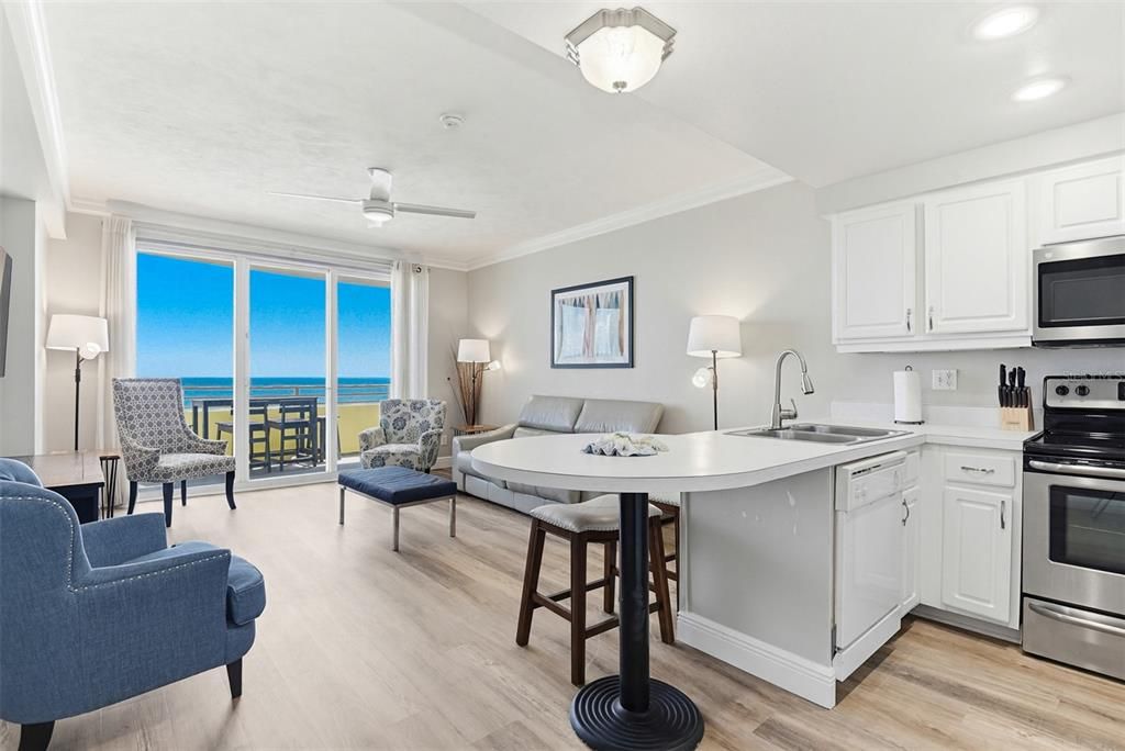 For Sale: $390,500 (1 beds, 1 baths, 751 Square Feet)