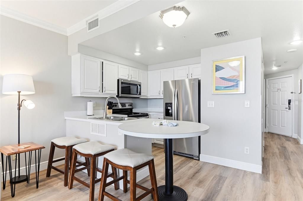 For Sale: $390,500 (1 beds, 1 baths, 751 Square Feet)