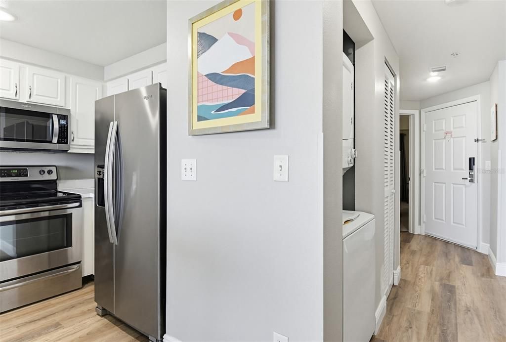 For Sale: $390,500 (1 beds, 1 baths, 751 Square Feet)