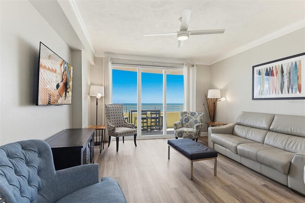 For Sale: $390,500 (1 beds, 1 baths, 751 Square Feet)