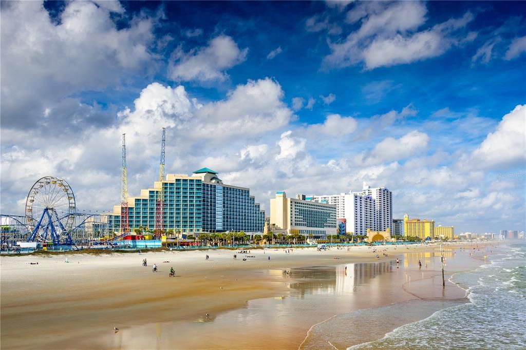 For Sale: $390,500 (1 beds, 1 baths, 751 Square Feet)
