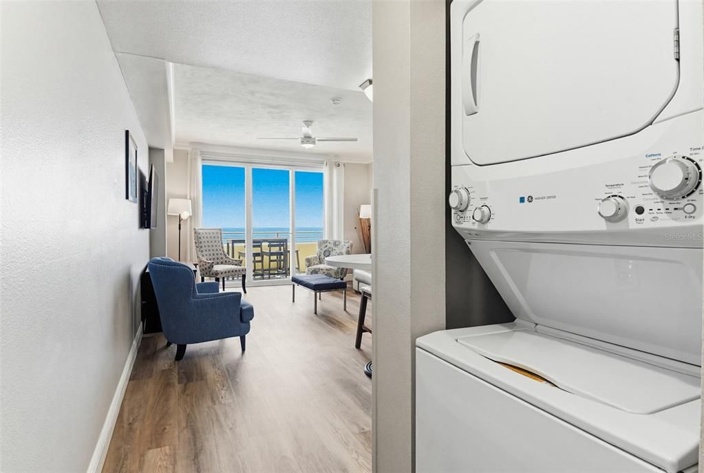 For Sale: $390,500 (1 beds, 1 baths, 751 Square Feet)