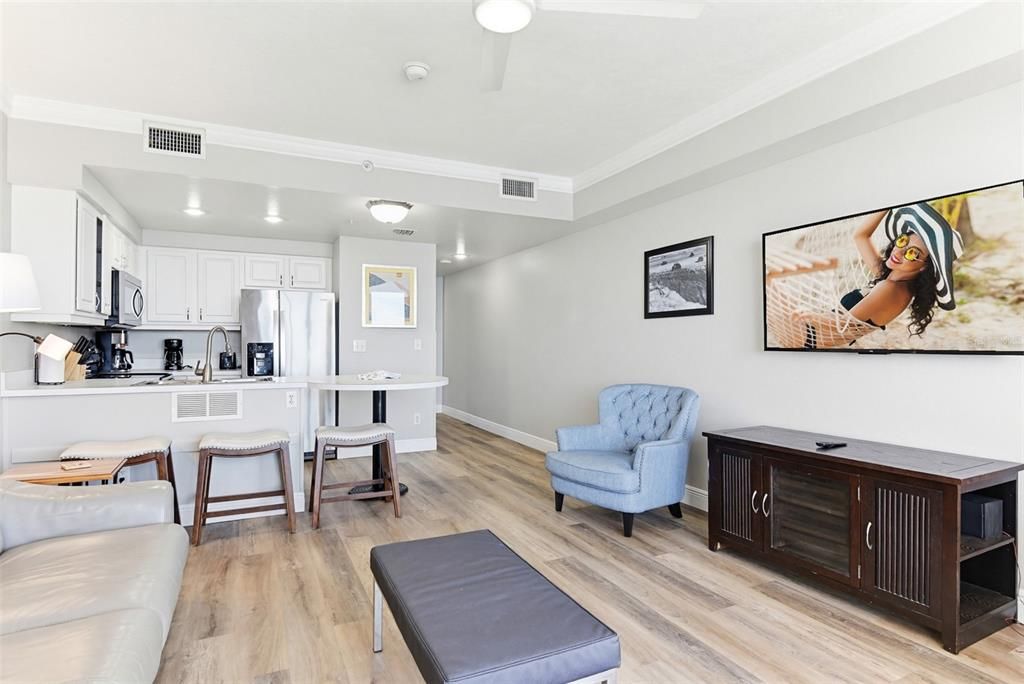 For Sale: $390,500 (1 beds, 1 baths, 751 Square Feet)