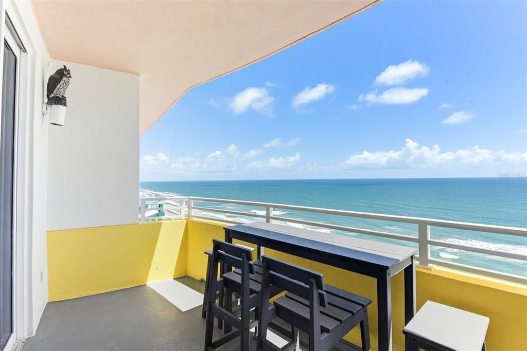 For Sale: $390,500 (1 beds, 1 baths, 751 Square Feet)