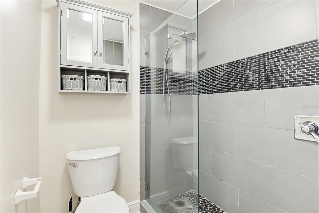 For Sale: $390,500 (1 beds, 1 baths, 751 Square Feet)