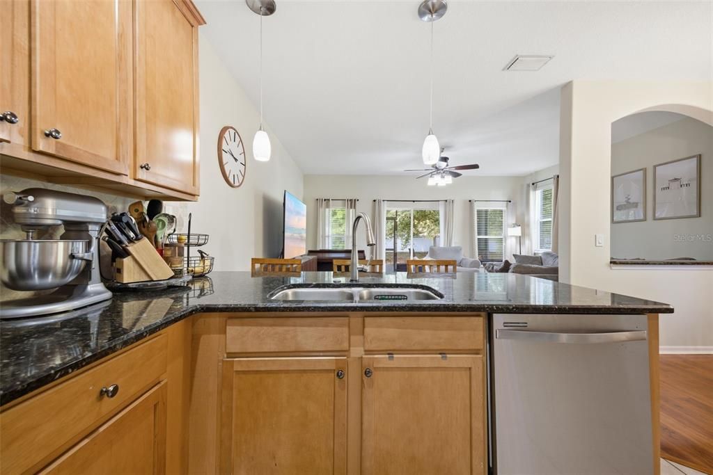 For Sale: $335,000 (3 beds, 2 baths, 1844 Square Feet)
