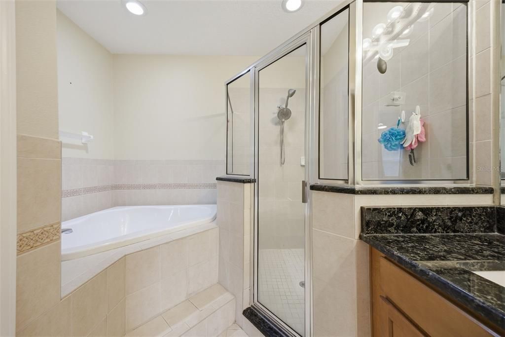 For Sale: $335,000 (3 beds, 2 baths, 1844 Square Feet)