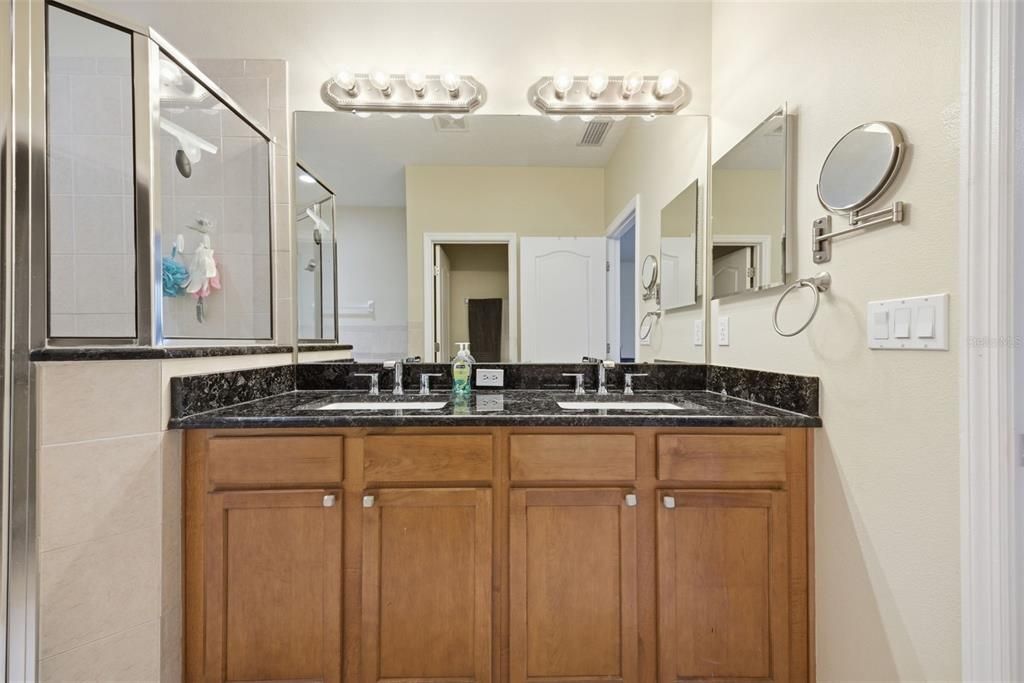 For Sale: $335,000 (3 beds, 2 baths, 1844 Square Feet)