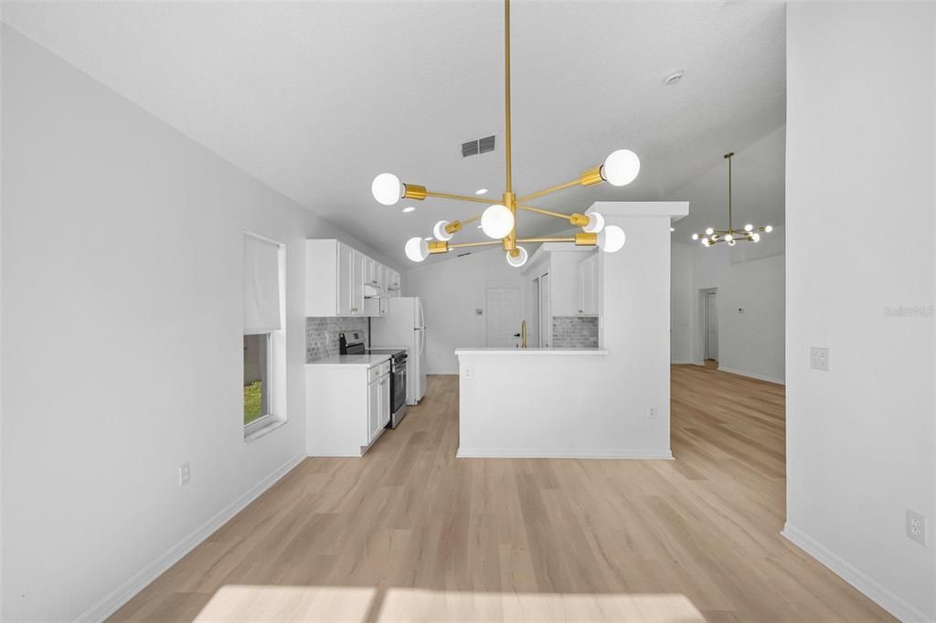 En Venta: $375,000 (4 camas, 2 baños, 1694 Pies cuadrados)