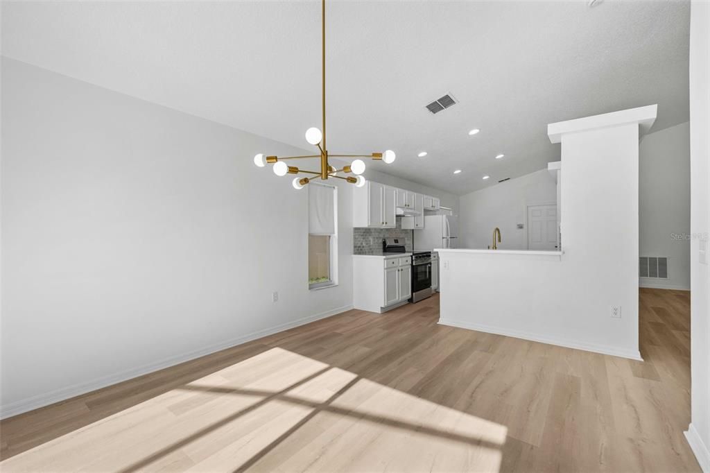 En Venta: $375,000 (4 camas, 2 baños, 1694 Pies cuadrados)