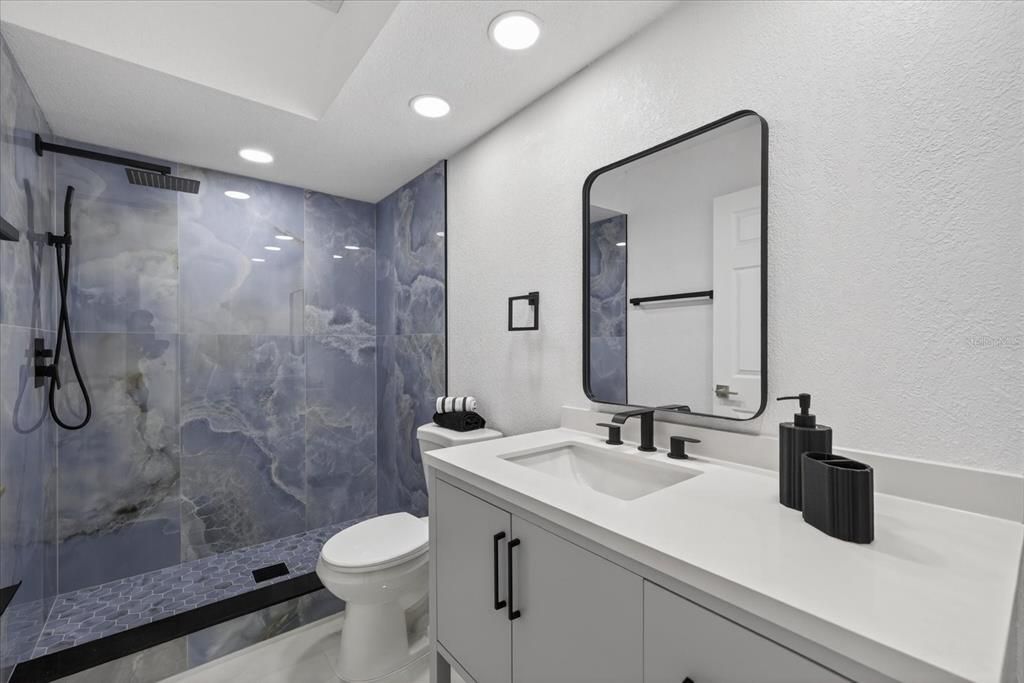 Под контрактом: $339,999 (3 спален, 3 ванн, 1626 Квадратных фут)