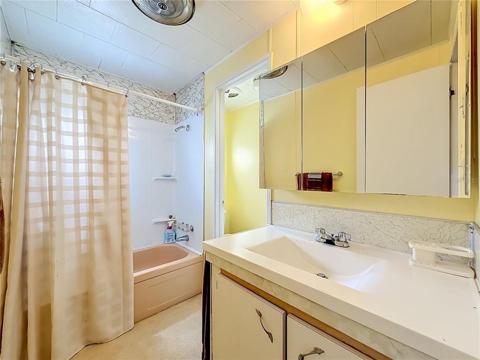 En Venta: $70,000 (1 camas, 1 baños, 696 Pies cuadrados)