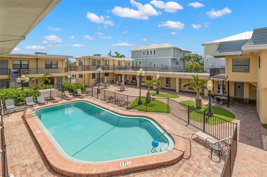 For Sale: $299,999 (0 beds, 1 baths, 255 Square Feet)