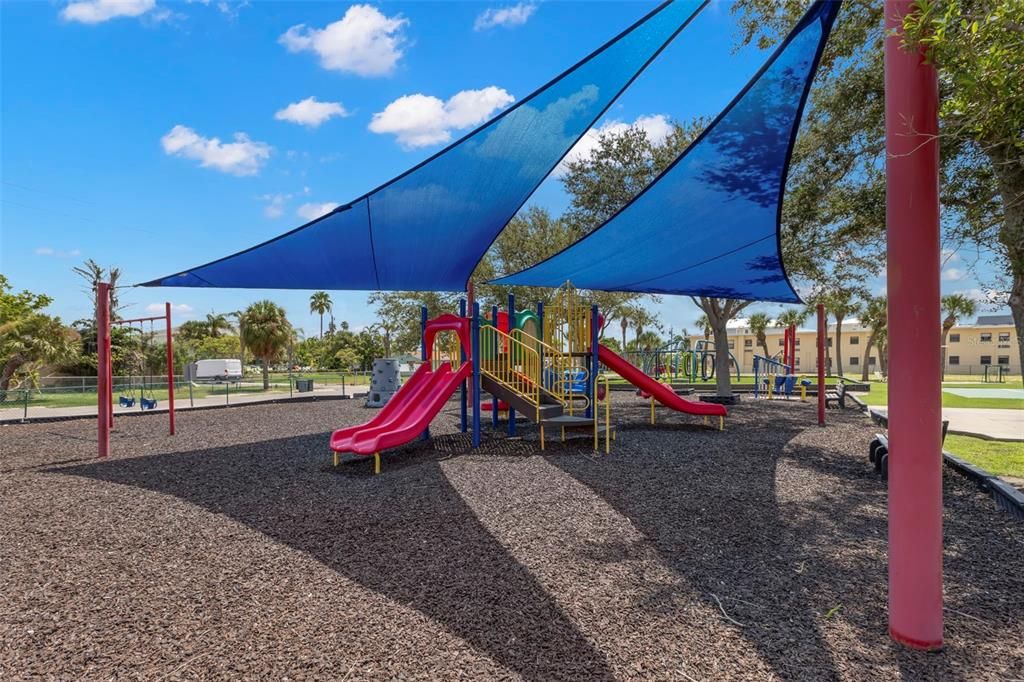 For Sale: $299,999 (0 beds, 1 baths, 255 Square Feet)